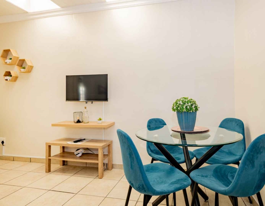 To Let 2 Bedroom Property for Rent in Oakdale Western Cape